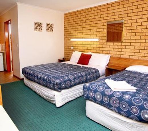 Lake Mulwala Hotel