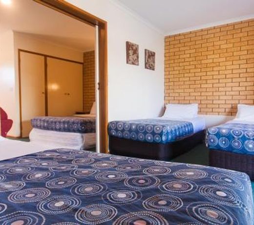 Lake Mulwala Hotel