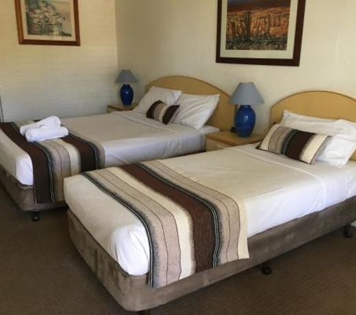 Capricorn Motor Inn