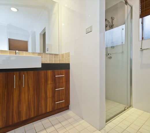 BAL HARBOUR BROADBEACH WATERS HOLIDAY HOME
