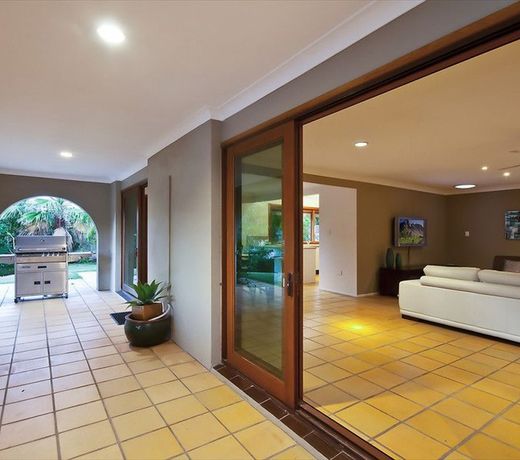 BAL HARBOUR BROADBEACH WATERS HOLIDAY HOME