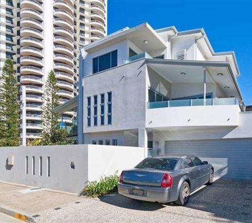 Villa Garfield Surfers Paradise