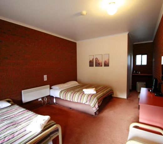 The Harrietville Snowline Hotel