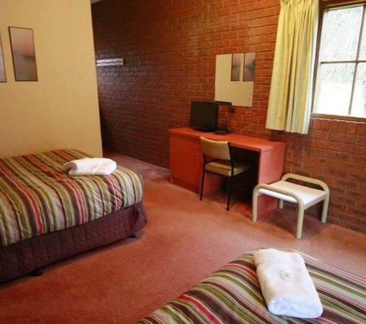 The Harrietville Snowline Hotel