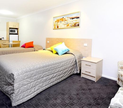 Mackellar Motel