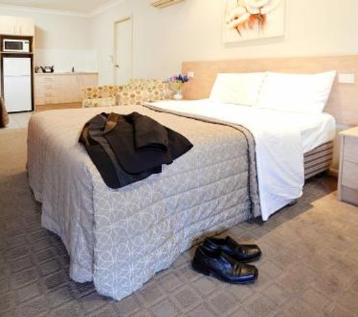 Mackellar Motel