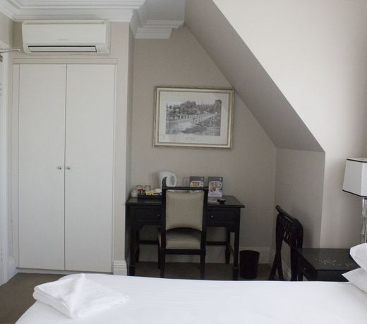 Wallacia Hotel