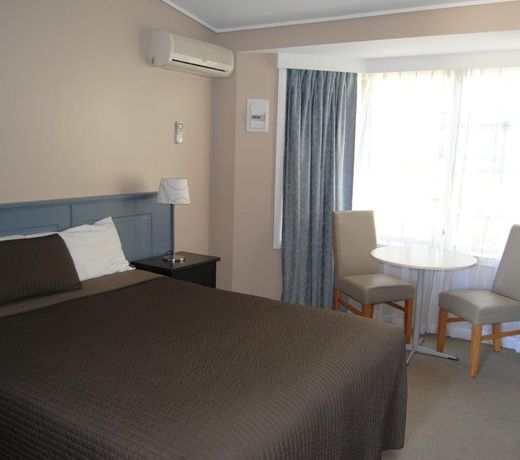 Airlie House Motor Inn