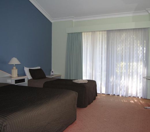 Airlie House Motor Inn