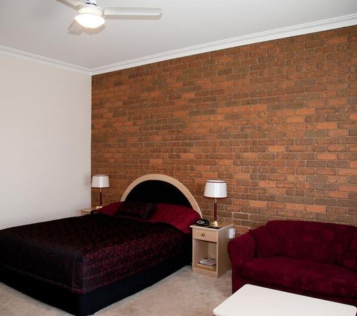 The Charles Sturt Motor Inn