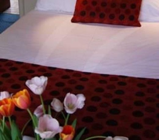 PARADE INN PARKVILLE