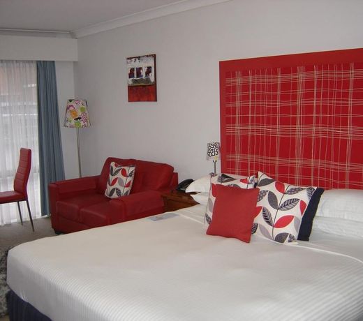Avaleen Lodge Motor Inn