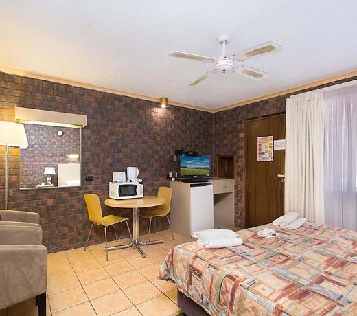 City Lights Motel
