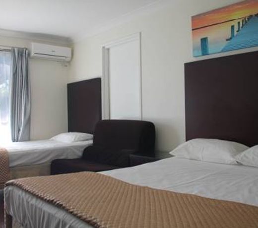 Centenary Motor Inn