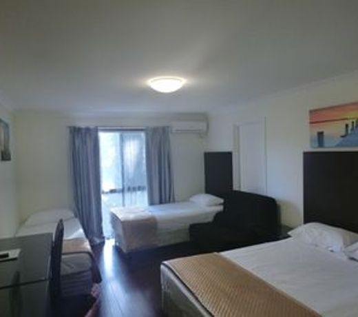 Centenary Motor Inn