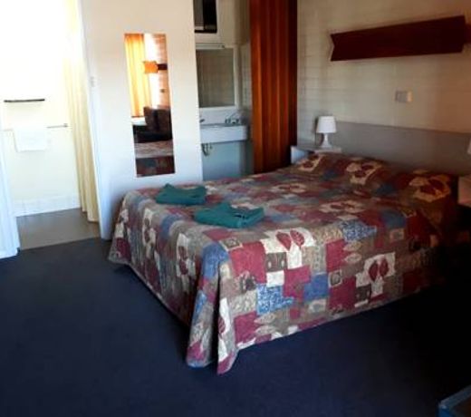 Bordertown Motel