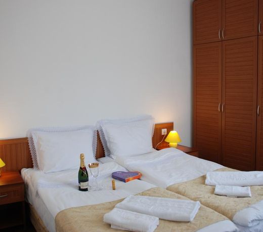 Elegant Lux Hotel