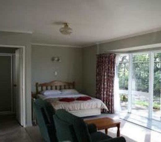 Utuhina Hot Springs Lodge