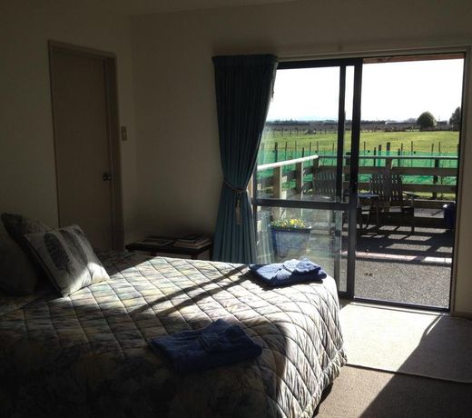 Bluebell Lodge and Cottage