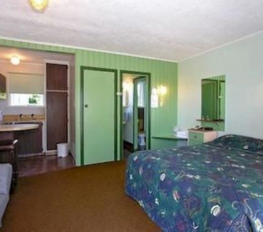 Camberley Court Motel