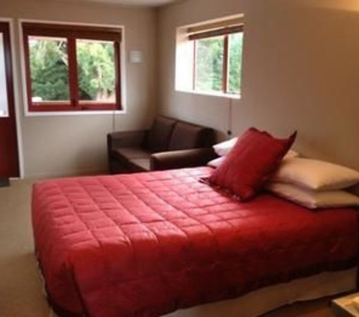 Canoe Safaris Lodge
