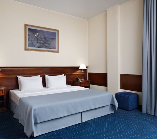 Red Royal Hotel