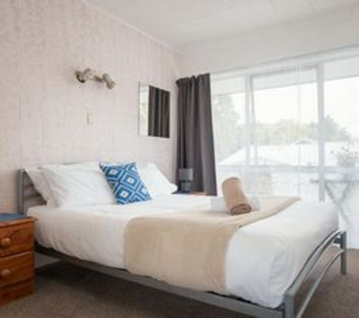 Roselands Motel