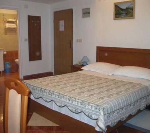 Apartments Lav PoreÄ