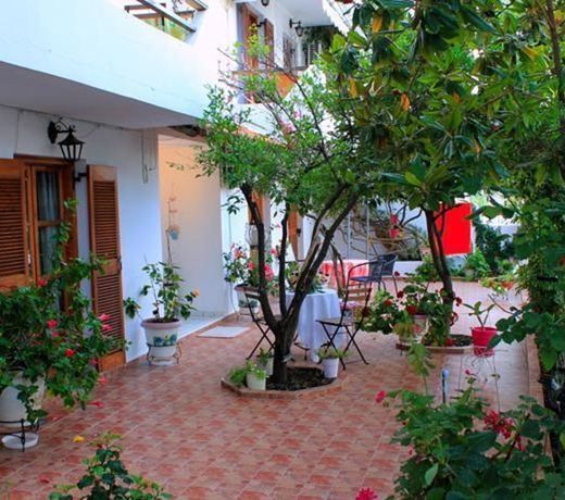 Vaya Zorba Studios