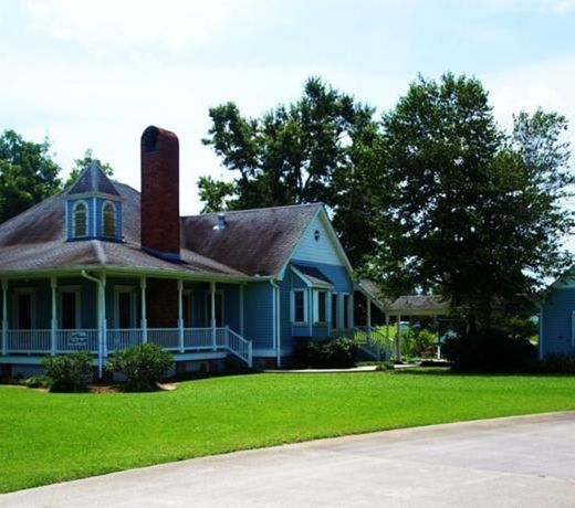 A Chateau on the Bayou Bed & Breakfast