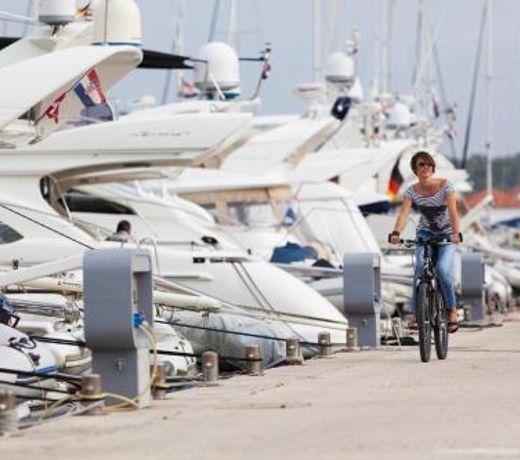 Hotel Stomorin-Marina Hramina
