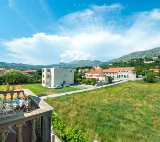 Francesca Guesthouse