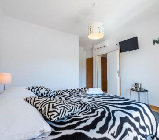 Francesca Guesthouse