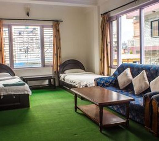Giri Guest House