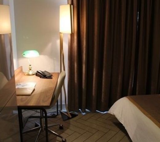 L'onde Business Suites