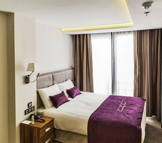 The22 Hotel
