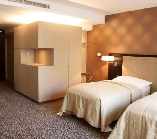 Hotel Avance