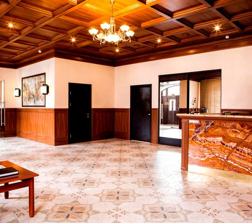 Vintage Hotel