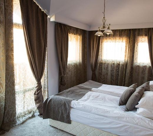 Thermal Hotel Seven Seasons