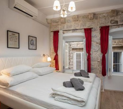 Private Accomodation Linda