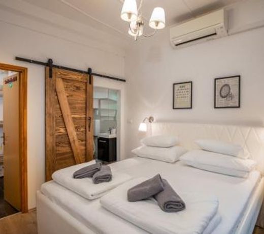 Private Accomodation Linda