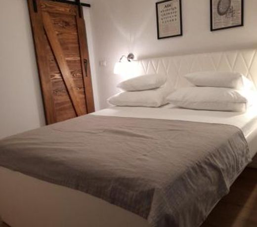 Private Accomodation Linda