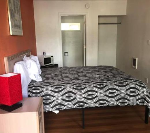 Royal Gateway Motel