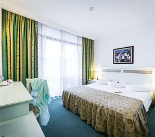 Helena Park - Ultra All Inclusive