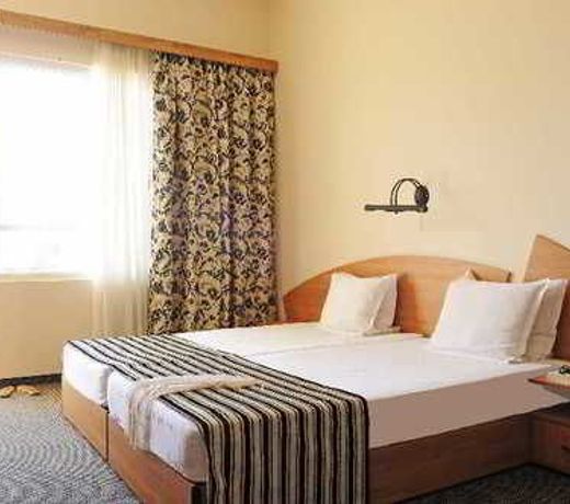 Lotus Family Hotel - Free Parking
