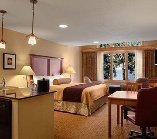 Best Western Premier The Lodge on Lake Detroit
