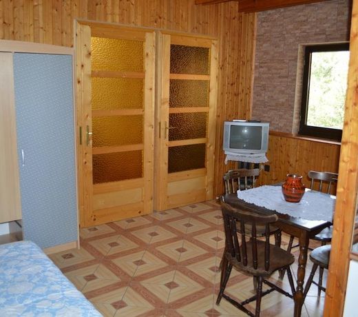 Mediteran Fedett Medences Apartmanhaz