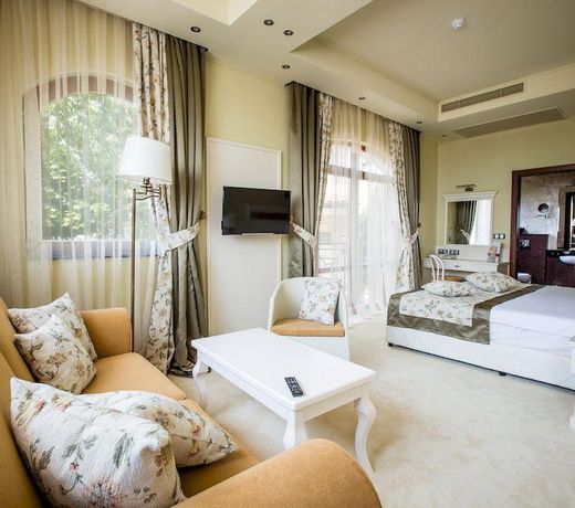 Helena VIP Villas and Suites - Half Board
