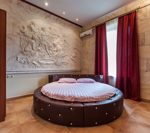 Cron Hotel