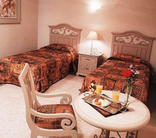 Hotel & Suites Quinta Magna